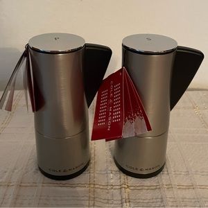 Cole & Mason One Handed Salt & Pepper Squeeze Grinders w Salt & Peppers NWT